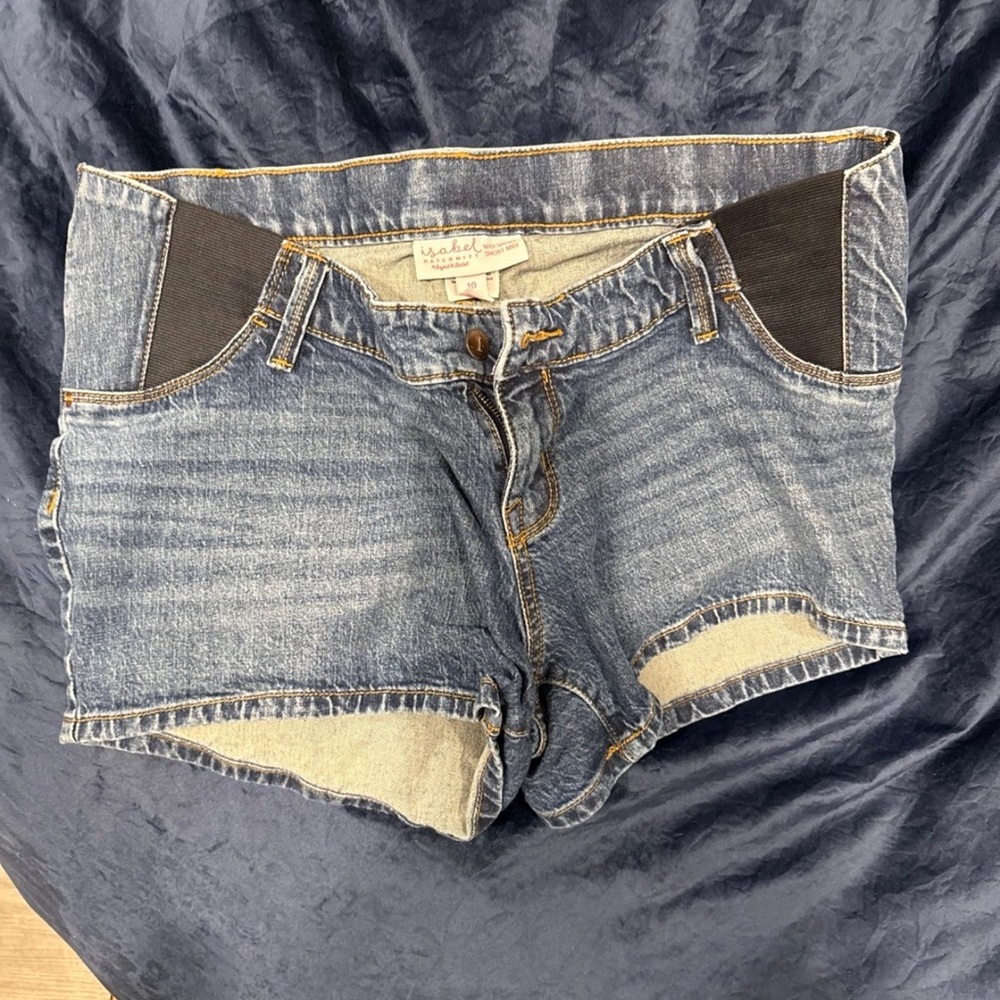 Women’s maternity shorts